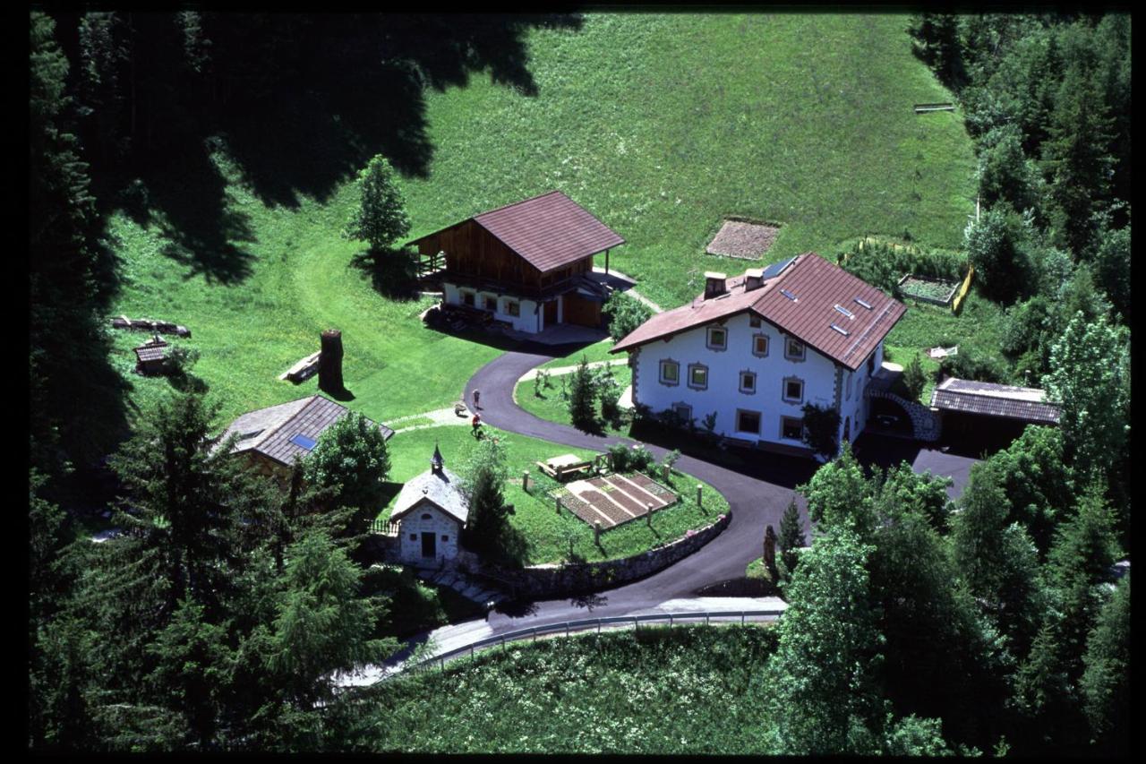 Apartment Puciacia - Bauernhof Santa Cristina Val Gardena Bagian luar foto